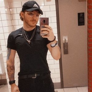 Meet your Posher, Seth